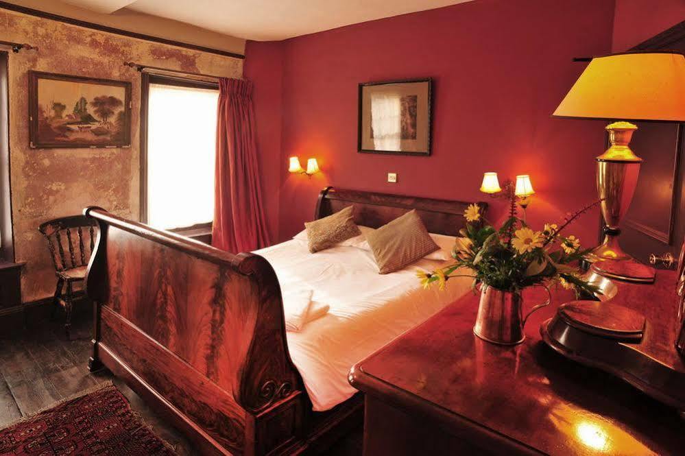 Black Swan Hotel Devizes Eksteriør billede