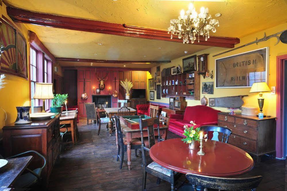 Black Swan Hotel Devizes Eksteriør billede